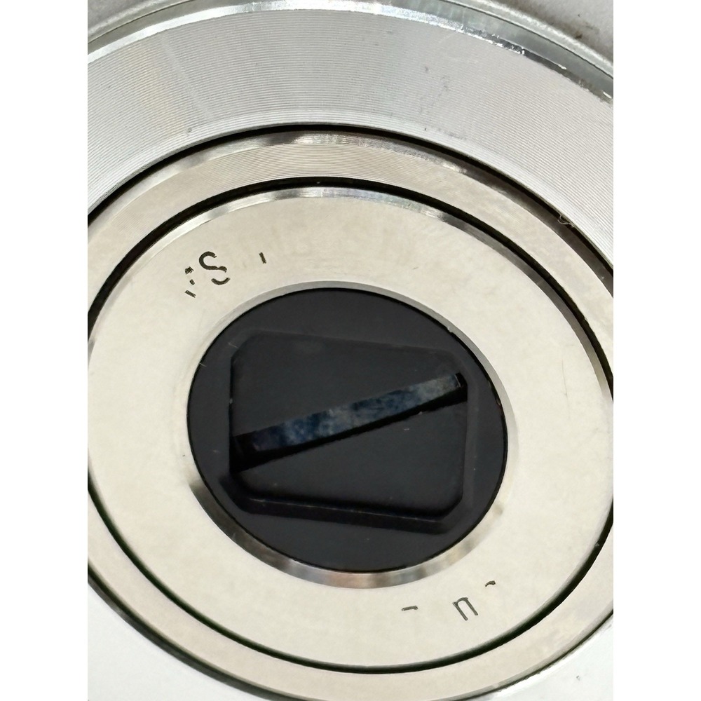 Samsung Silver Digimax S630 6MP Digital Camera with 3x Optical Works - Picture 10 of 12